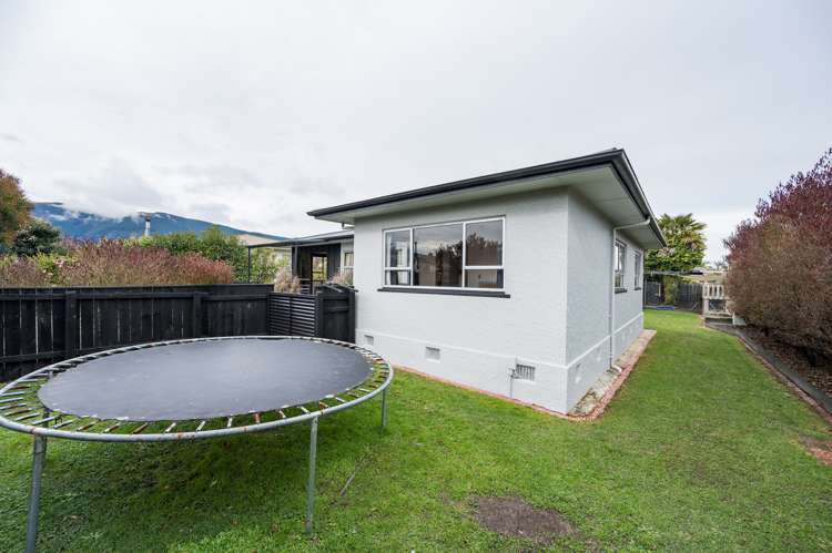 8 Dickens Street Stoke_16