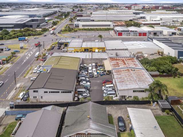 Units 2, 3 and 4/49 Plunket Avenue Papatoetoe_1