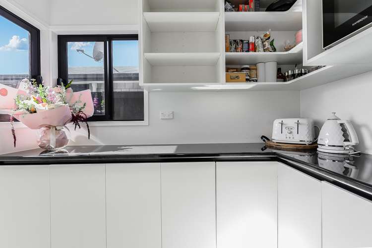 38 Probert Crescent Chartwell_12