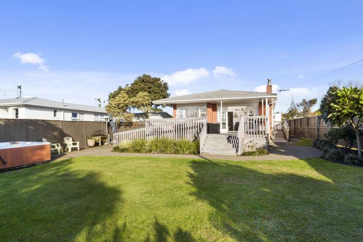 8 Eskdale Road Birkdale_19