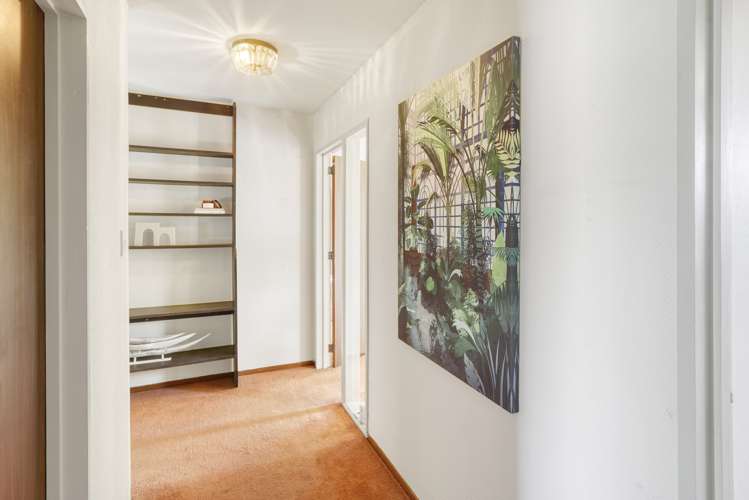 2/6 Hythe Lane Saint Martins_8