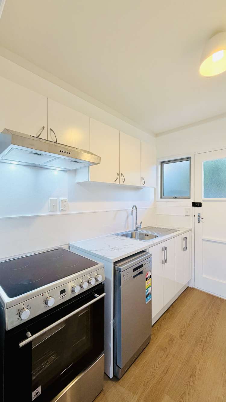 8/35 Saint Lukes Road Mount Albert_4