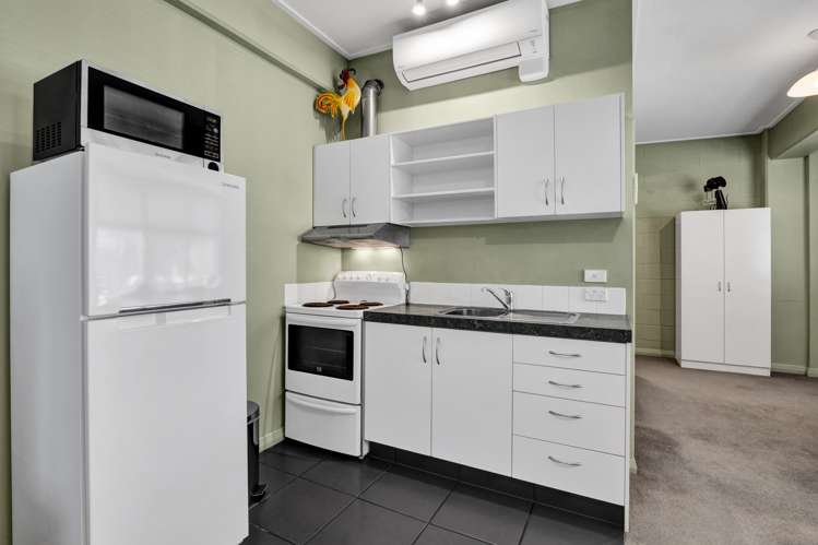 33 Gover Street Central_7