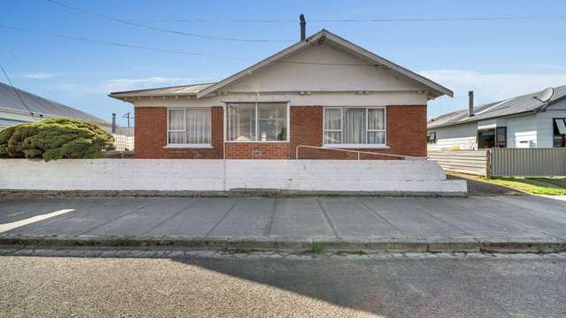Charming Family Home in Owaka!