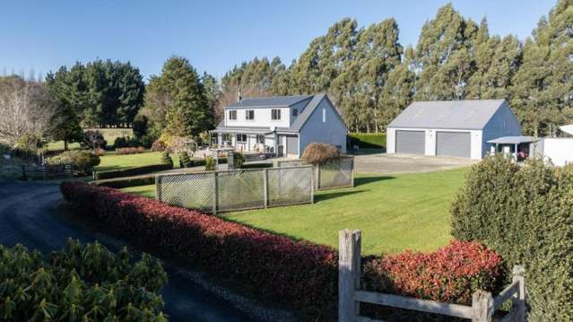 Spacious Whiterigg lifestyle property