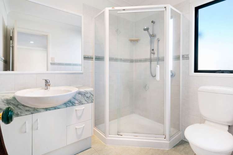 28 Trossach Place Wattle Downs_22