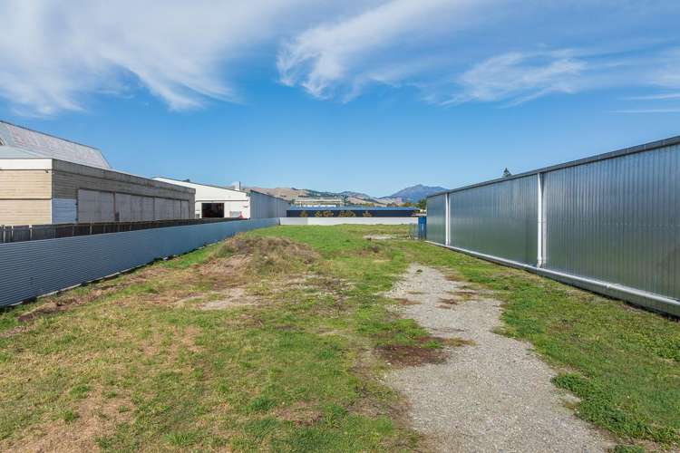 30 Waters Avenue Burleigh_5