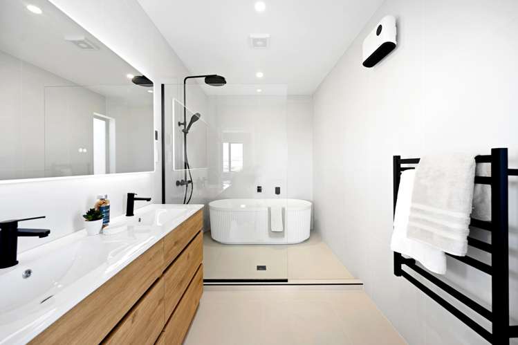 8 Earp Crescent Chartwell_13