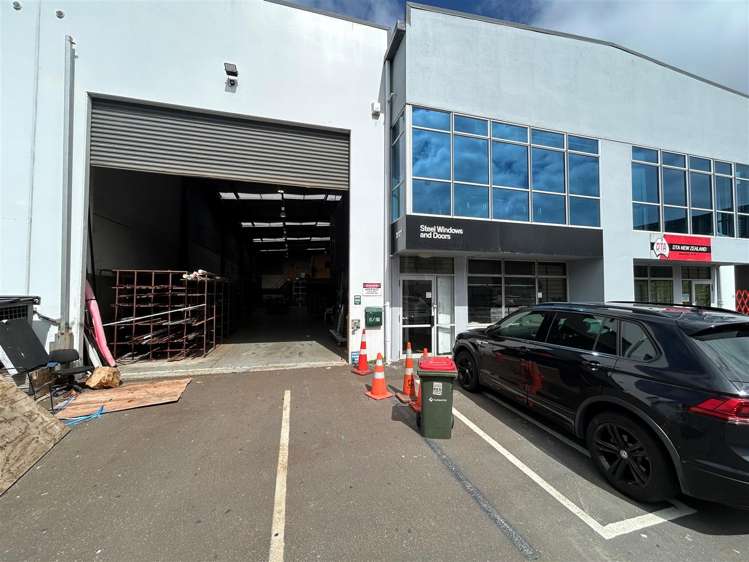 2/27 Cain Road Penrose_6