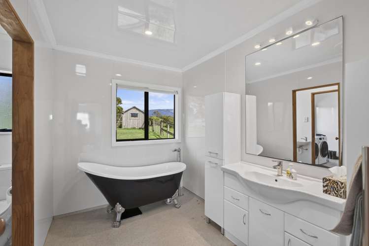 438 Alfred Road Egmont Village_25