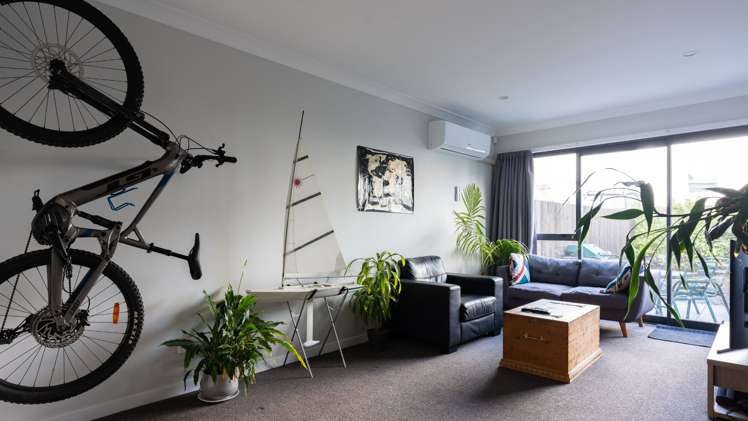 65 Glidepath Road Hobsonville_11