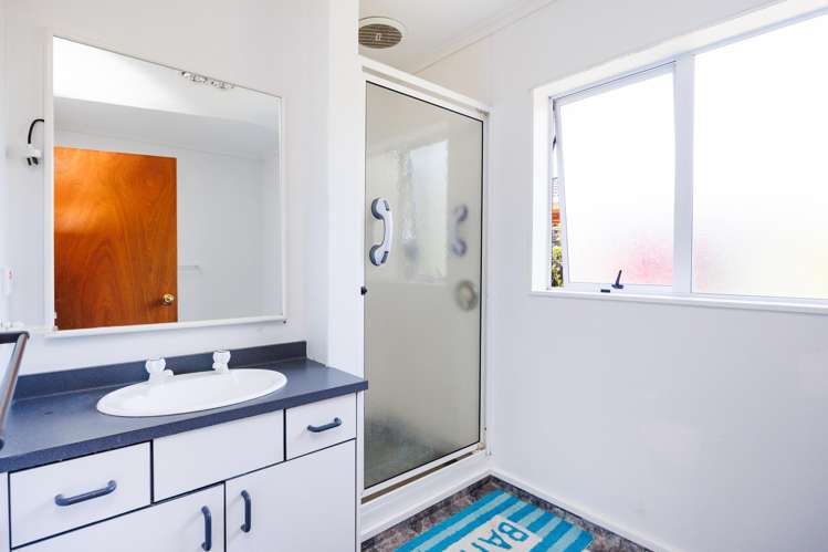 66 Amberley Avenue Highbury_12