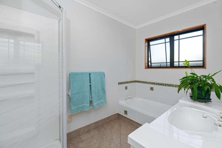 13 Reynolds Drive Glenview_14