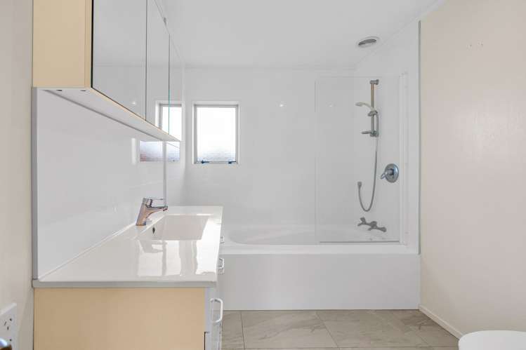 27 Elmbridge Place Owhata_12