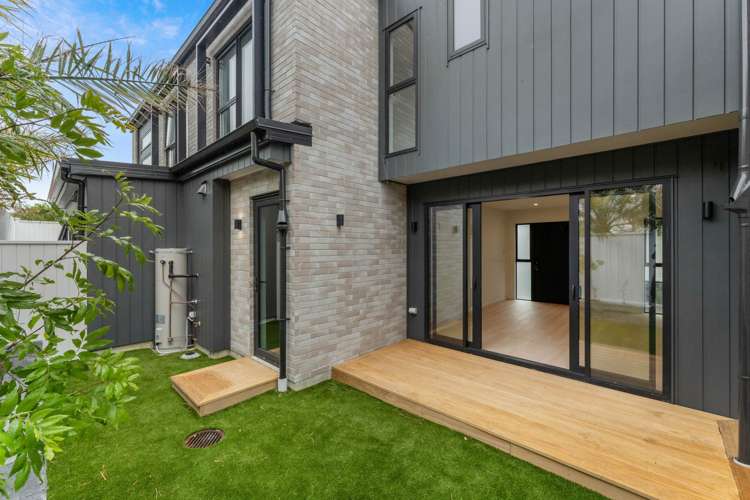 2D Coronation Street Belmont_11