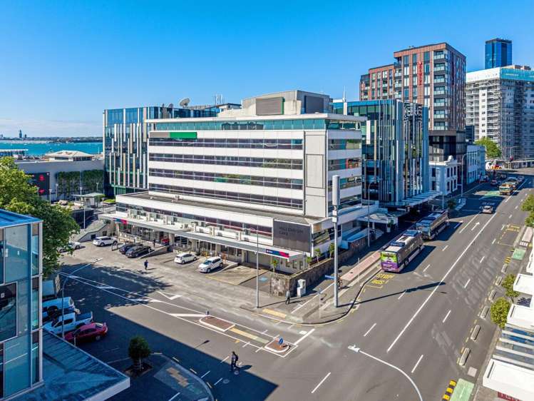 151 Victoria Street West_0