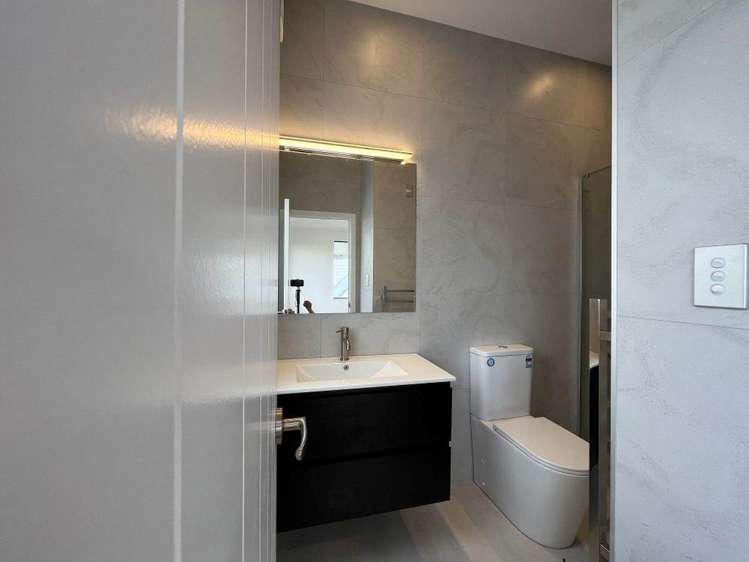 8/18 Sylvan Crescent Te Atatu South_6