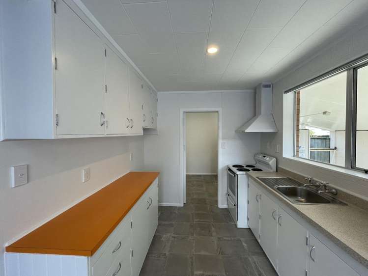 1/9 Denver Grove Totara Park_3