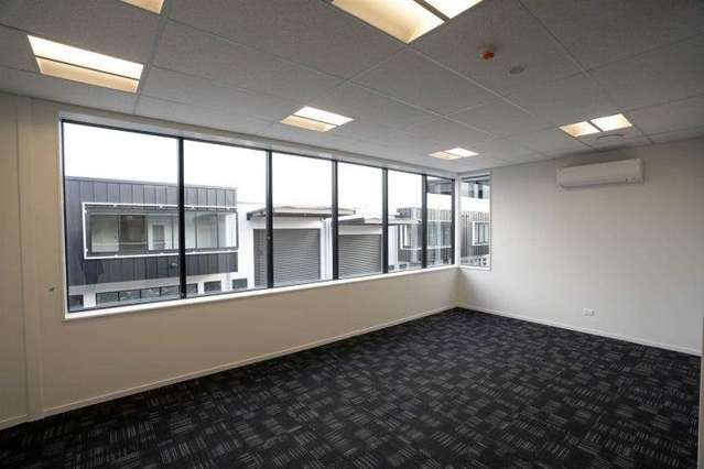 Unit 2/88 Hobsonville Road Hobsonville_4