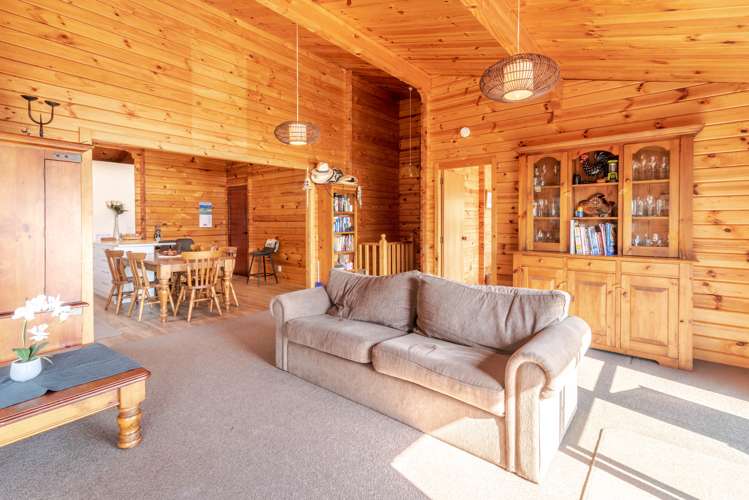 15 Bayview Crescent Duvauchelle_8