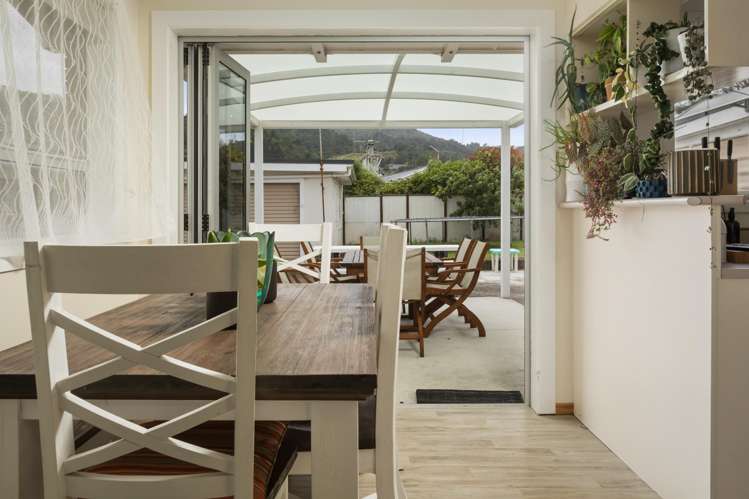 435 Fergusson Drive Thames_7