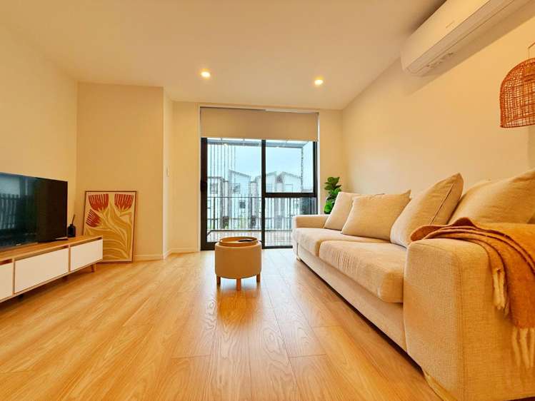 8/32A Westgate Drive 2362_2