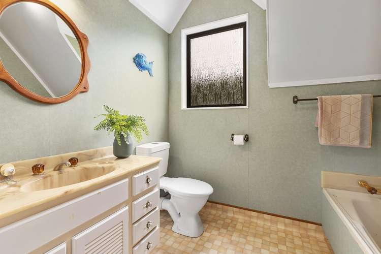 64 Woodman Drive Tawa_14