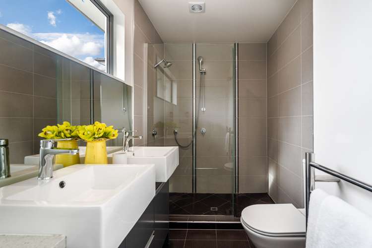 90 Medallion Drive Oteha_16