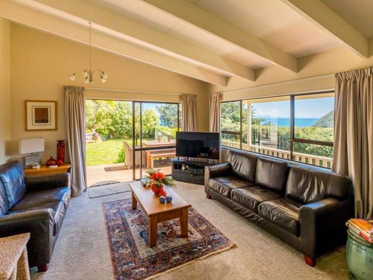 77 Gordon Road Plimmerton_10