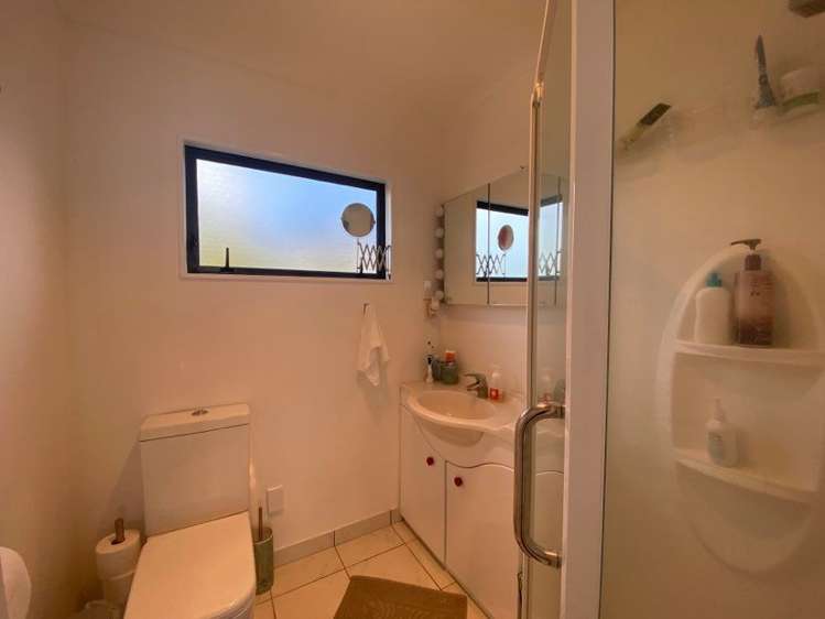 24a Bodi Place Te Atatu South_19