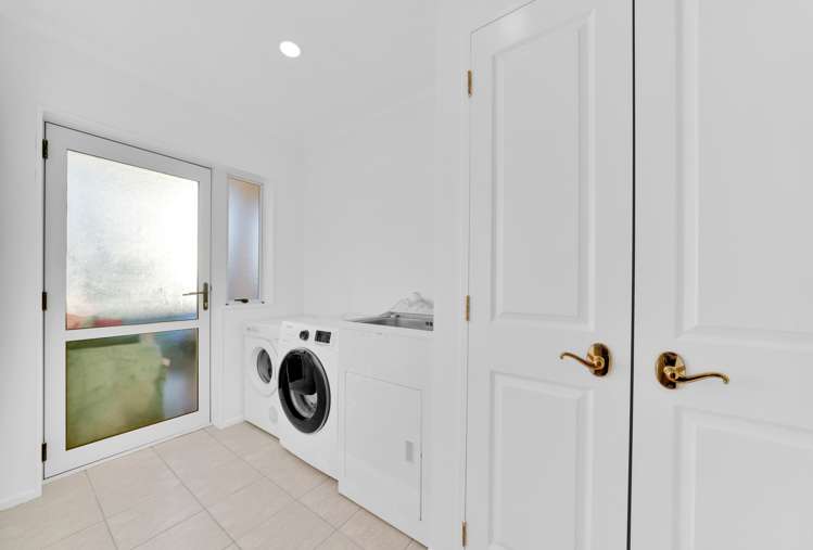 21 Lothian Brae Wattle Downs_11