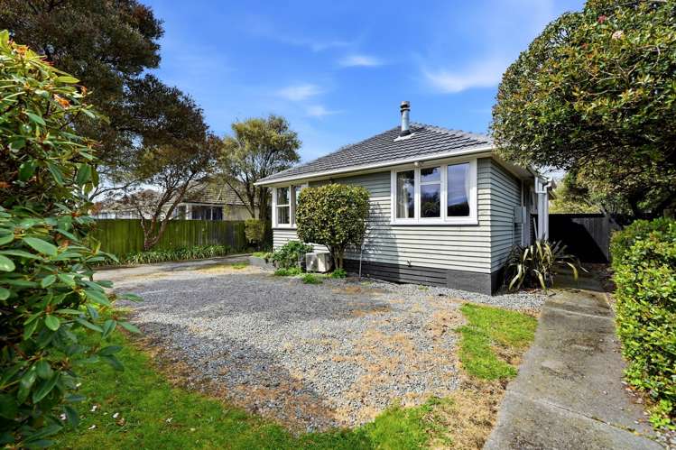 15 Avro Crescent Hornby_12