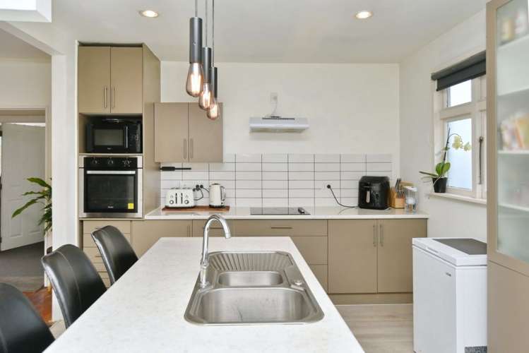 93 Bassett Street Burwood_10