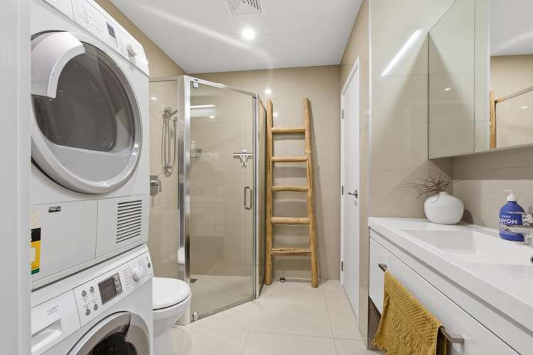 2/19 Victoria Road (The Cascades) Mt Maunganui_11