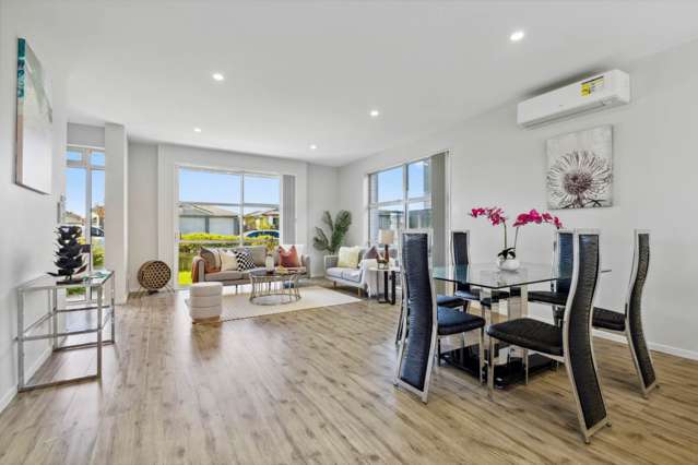 Spacious & Modern Home In The Heart of Addison...