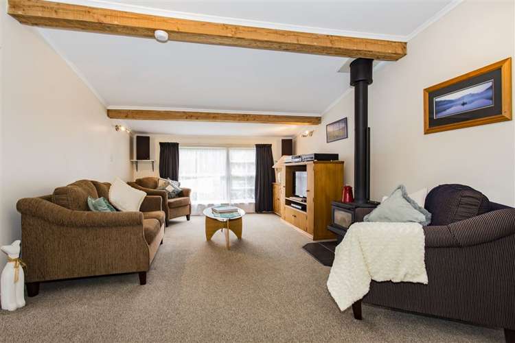 55 Batten Grove The Pines Beach_8