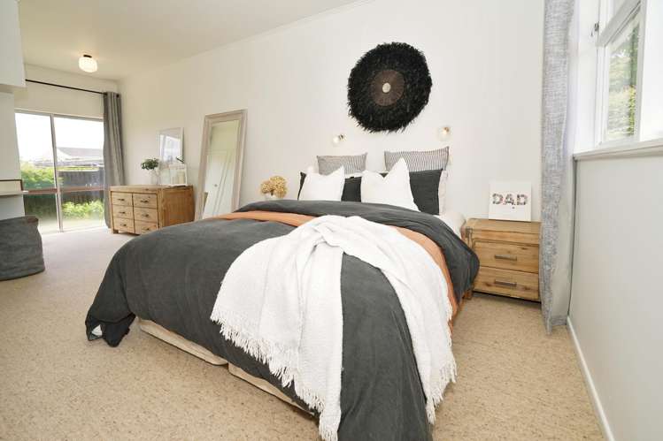 32 Resthill Crescent Glenview_5