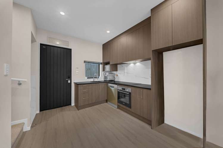 5/53 Archibald Road Kelston_17