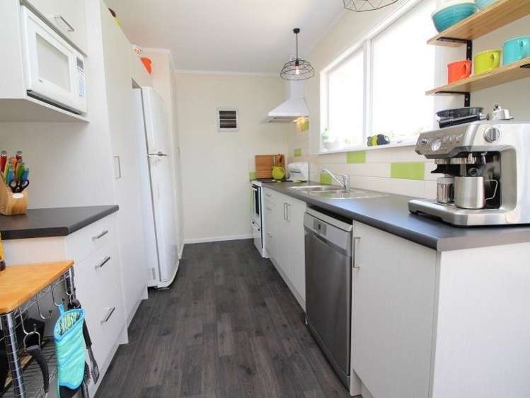 9a Inver Street Glen Eden_8