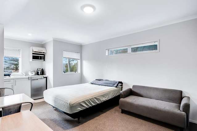 C/8/30 Hunter Street 500063_1
