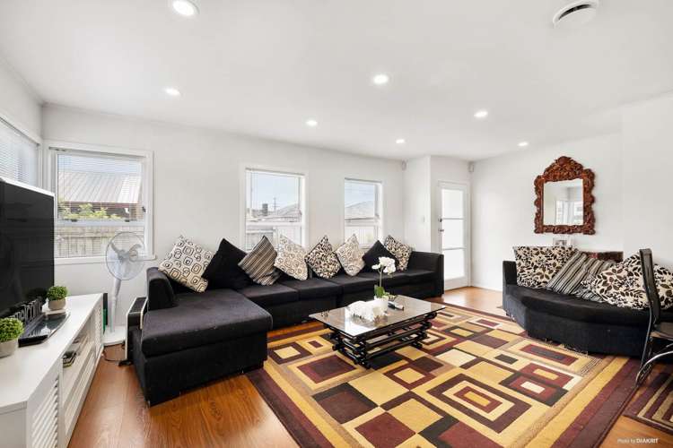 3 Hunua Road Papakura_13