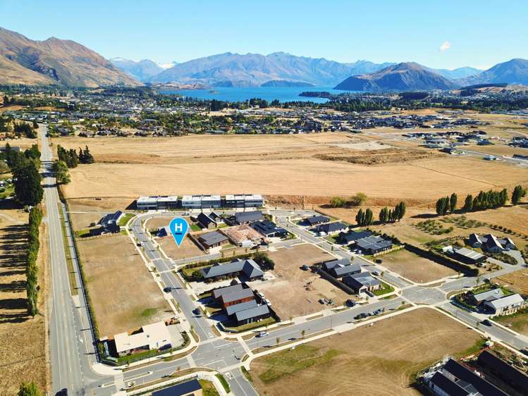 1 Starlight Court, Orchard Park_1