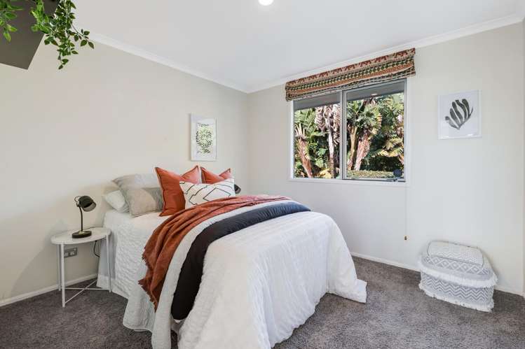1/4 Roberts Road Matakatia_16