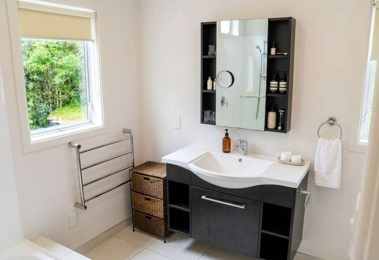 81 Kohu Road Titirangi_4