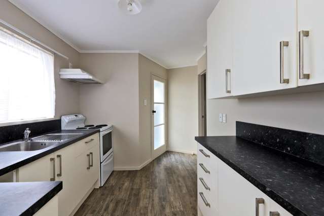 6 Stonehaven Street Flaxmere_4