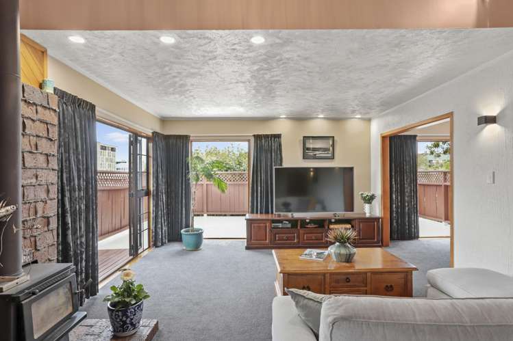 2/12 Evans Road Glen Eden_3
