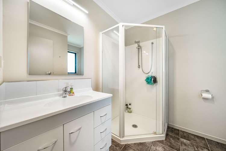 55 Orbell Crescent Te Anau_11