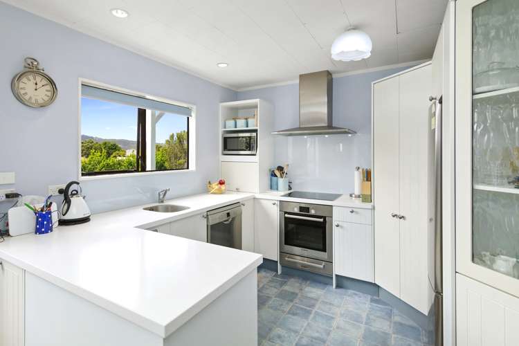 6 Westra View Tawa_6