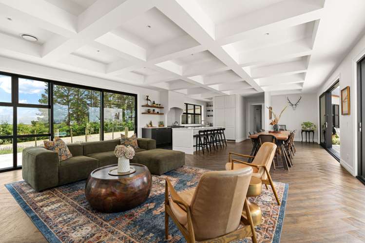 83 Charles Robert Drive Kahutara_9