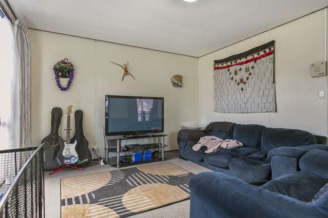 2/3 Barneys Farm Road Clendon Park_2